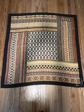 Coreen Simpson EUC Black Cameo African Inspired Shawl Scarf 46" x 46"